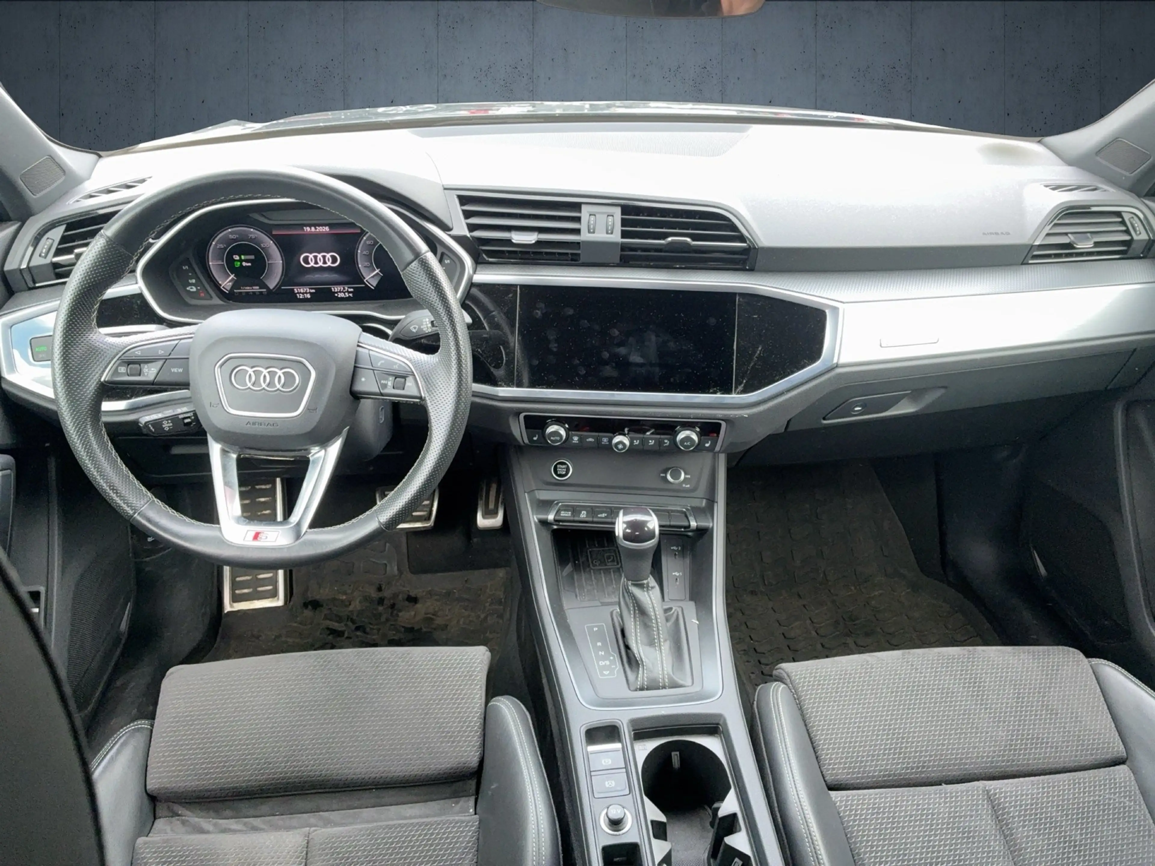 Audi Q3 TFSI e 45 TFSI e 180(245) S tronic 2xKlima — photo 12