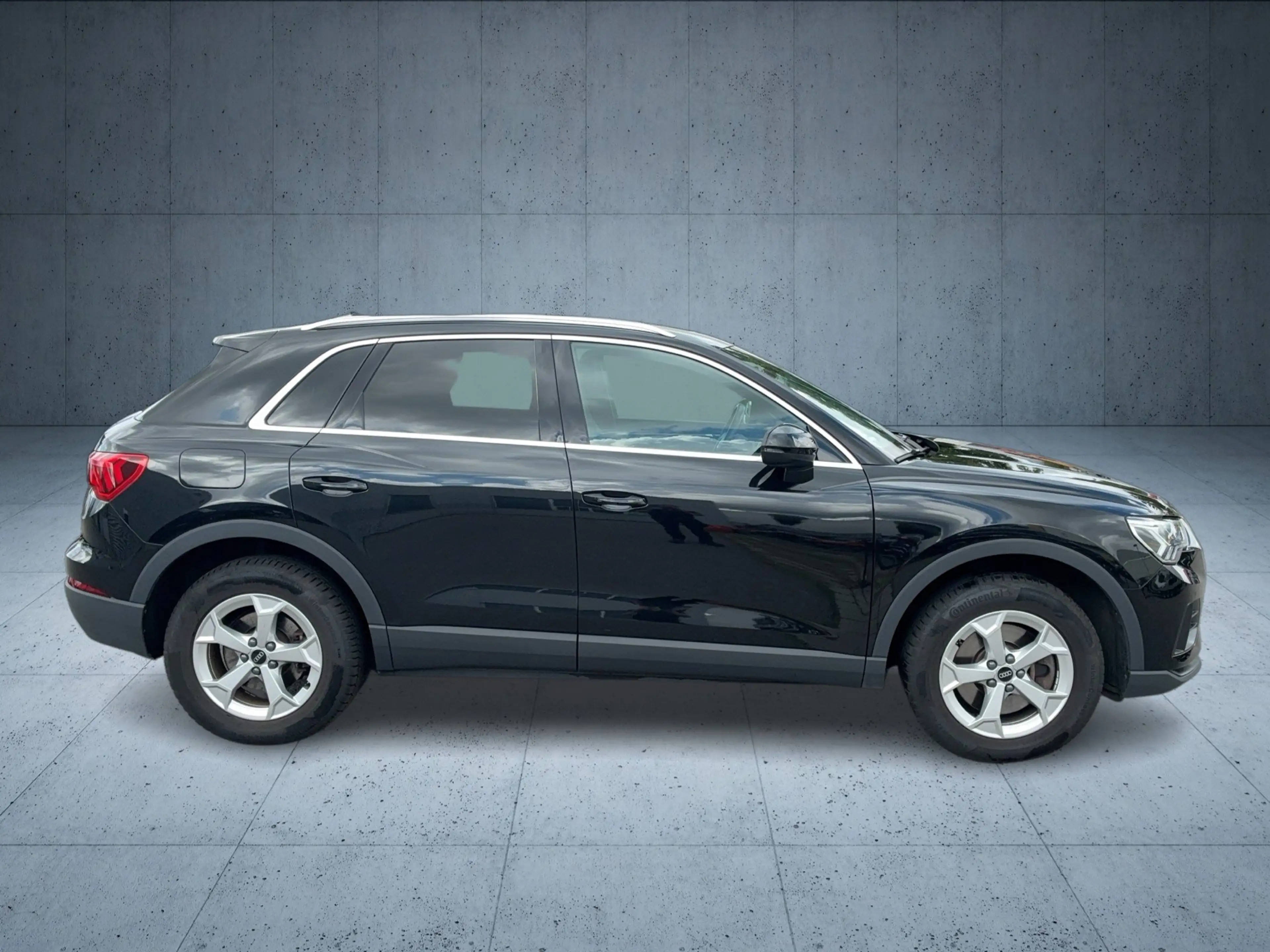 Audi Q3 TFSI e 45 TFSI e 180(245) S tronic 2xKlima — photo 7
