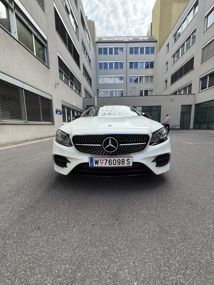 Mercedes-Benz E 220 d Aut. AMG line Weiß - 2