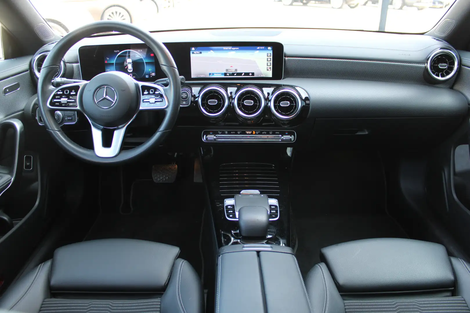 Mercedes-Benz CLA 180 AUT7 Progressive PANORAMADAK NAVI CAMERA 18'' Grau - 2