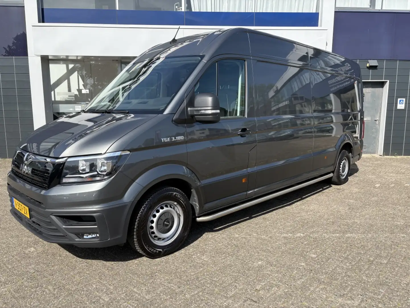 MAN TGE 35 3.180/Nav/Camera/Automaat Gris - 1