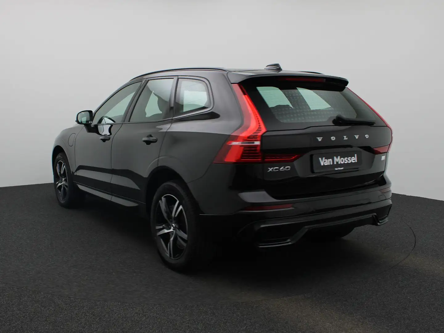 Volvo XC60 2.0 T6 Plug-in hybrid AWD Plus Dark | PANO-SCHUIFD Noir - 2