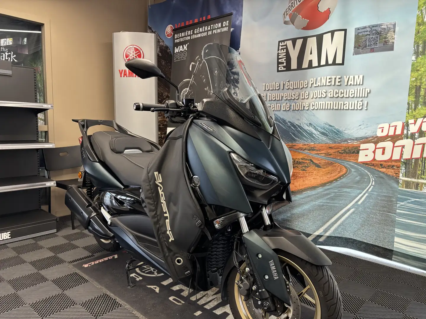 Yamaha X-Max 300 - 2
