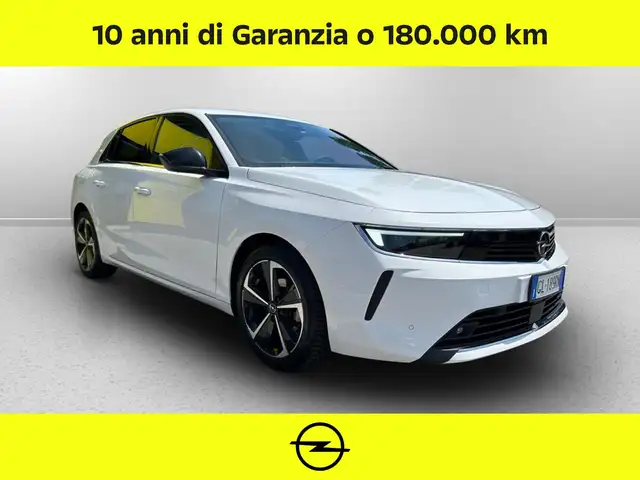 Opel Astra view 2