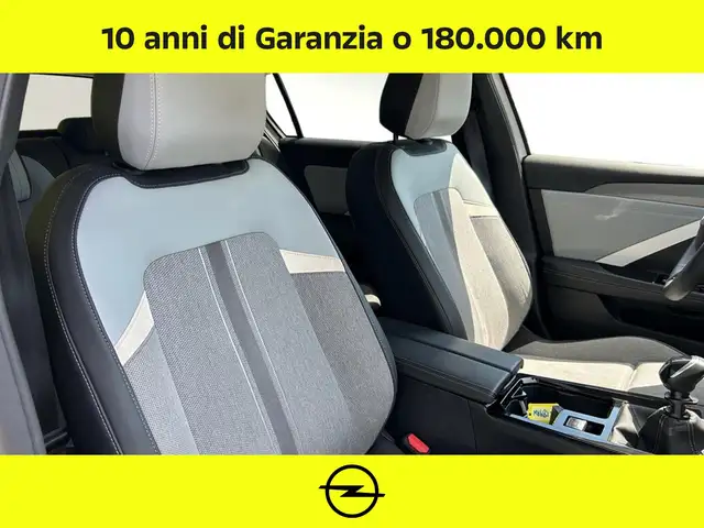 Opel Astra view 13