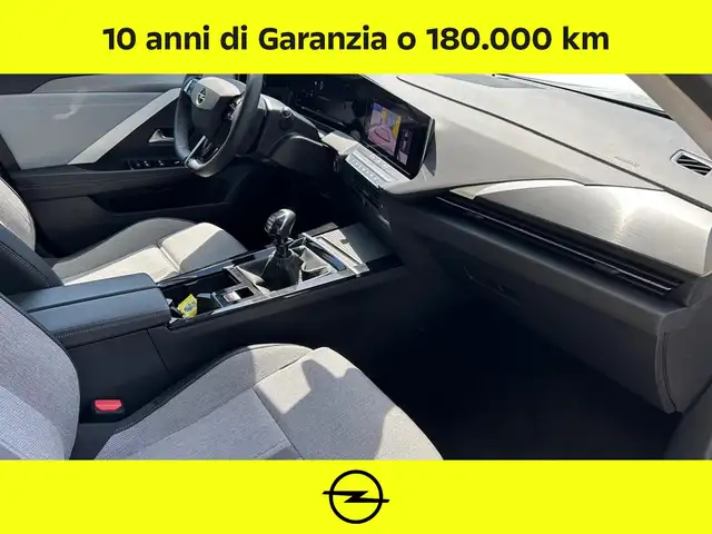 Opel Astra view 12
