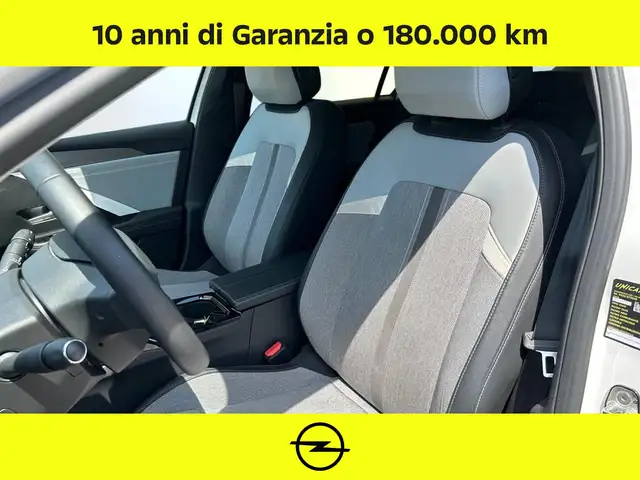 Opel Astra view 14