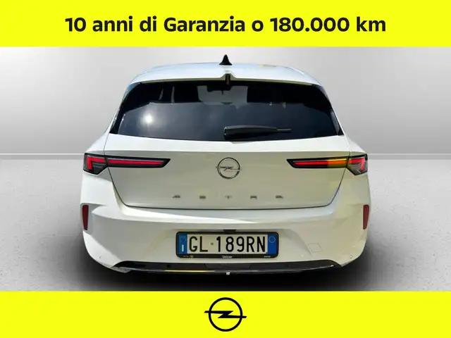 Opel Astra view 5