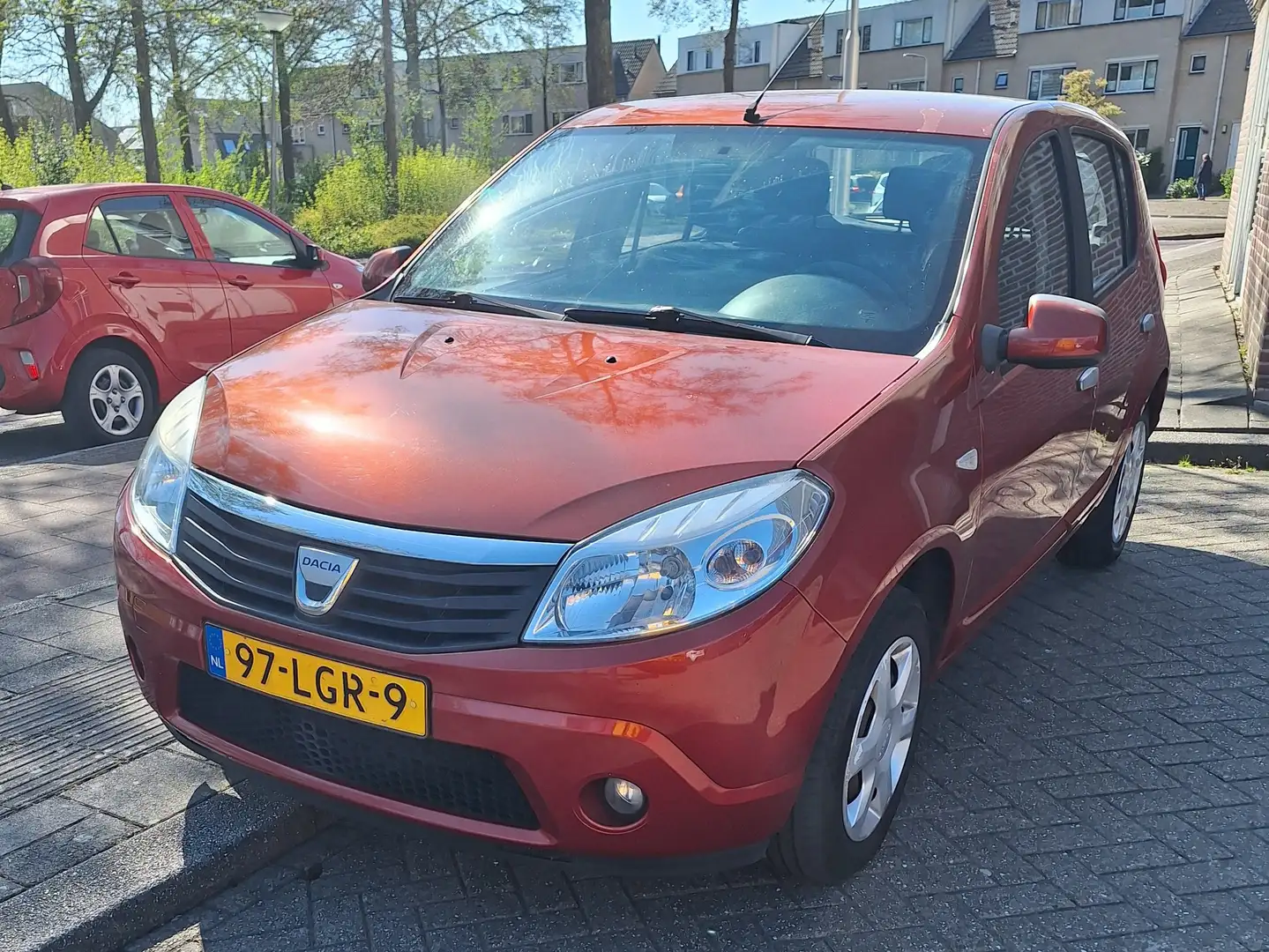 Dacia Sandero Sandero 1.2 Lauréate Rood - 1