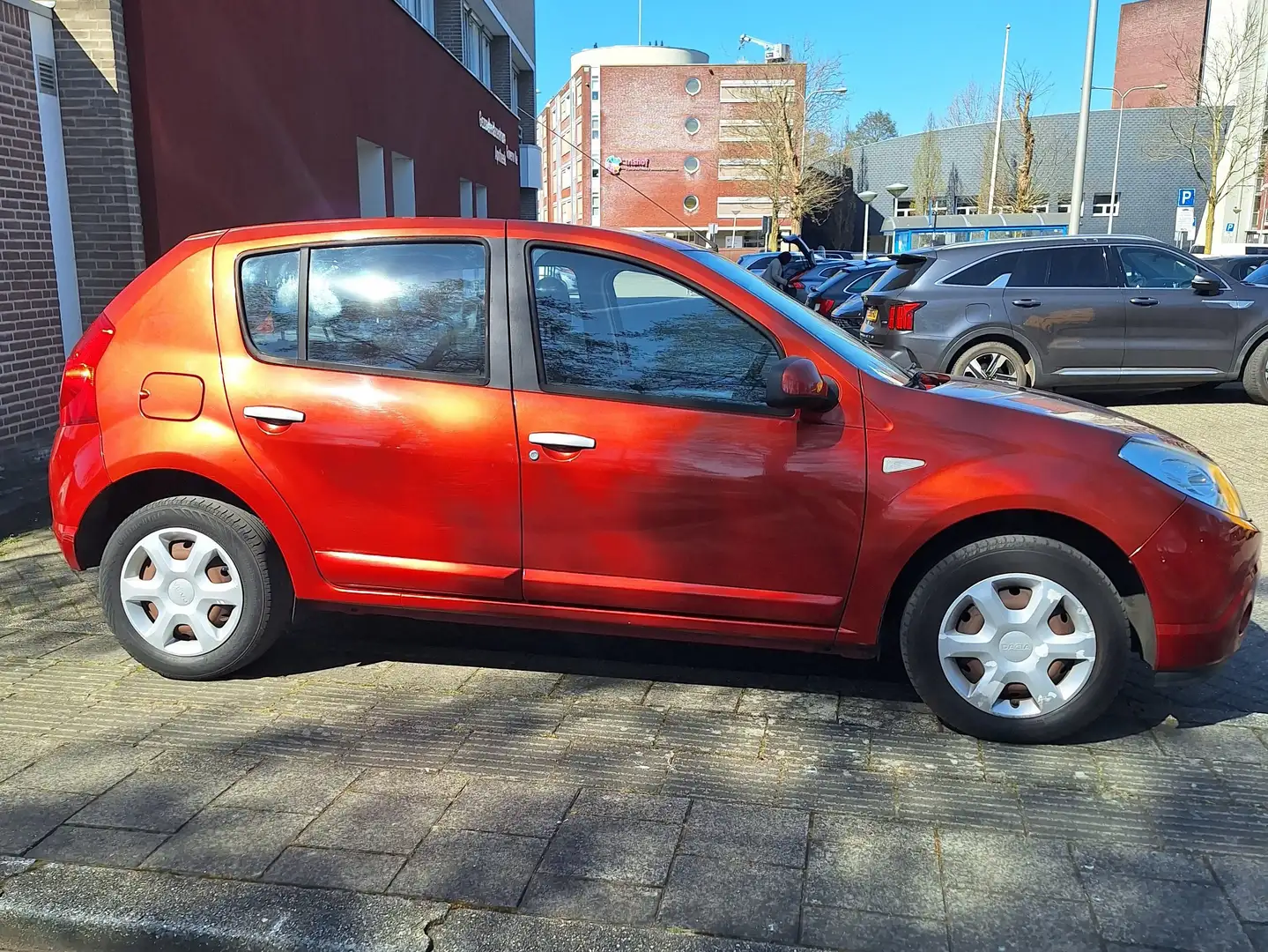 Dacia Sandero Sandero 1.2 Lauréate Rood - 2