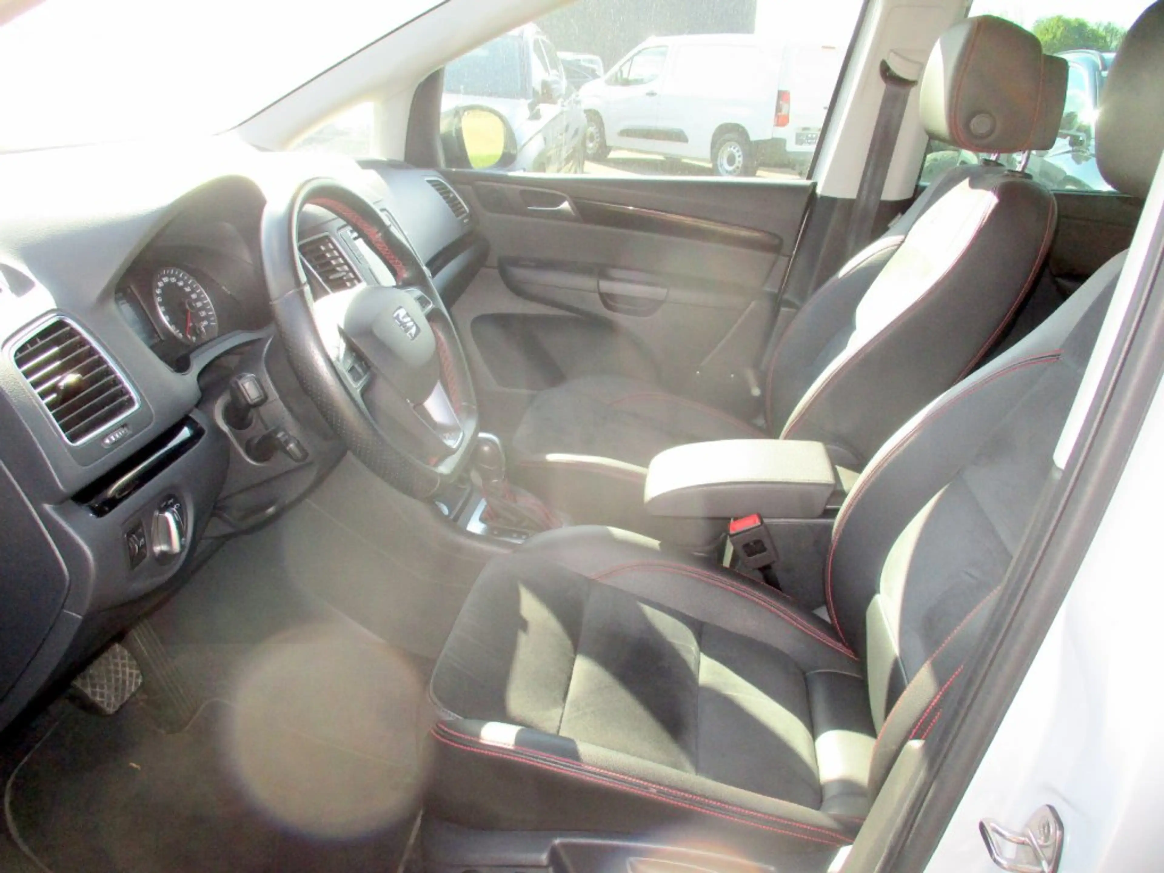 SEAT Alhambra TDI DSG 4WD 2,0 FR — photo 7