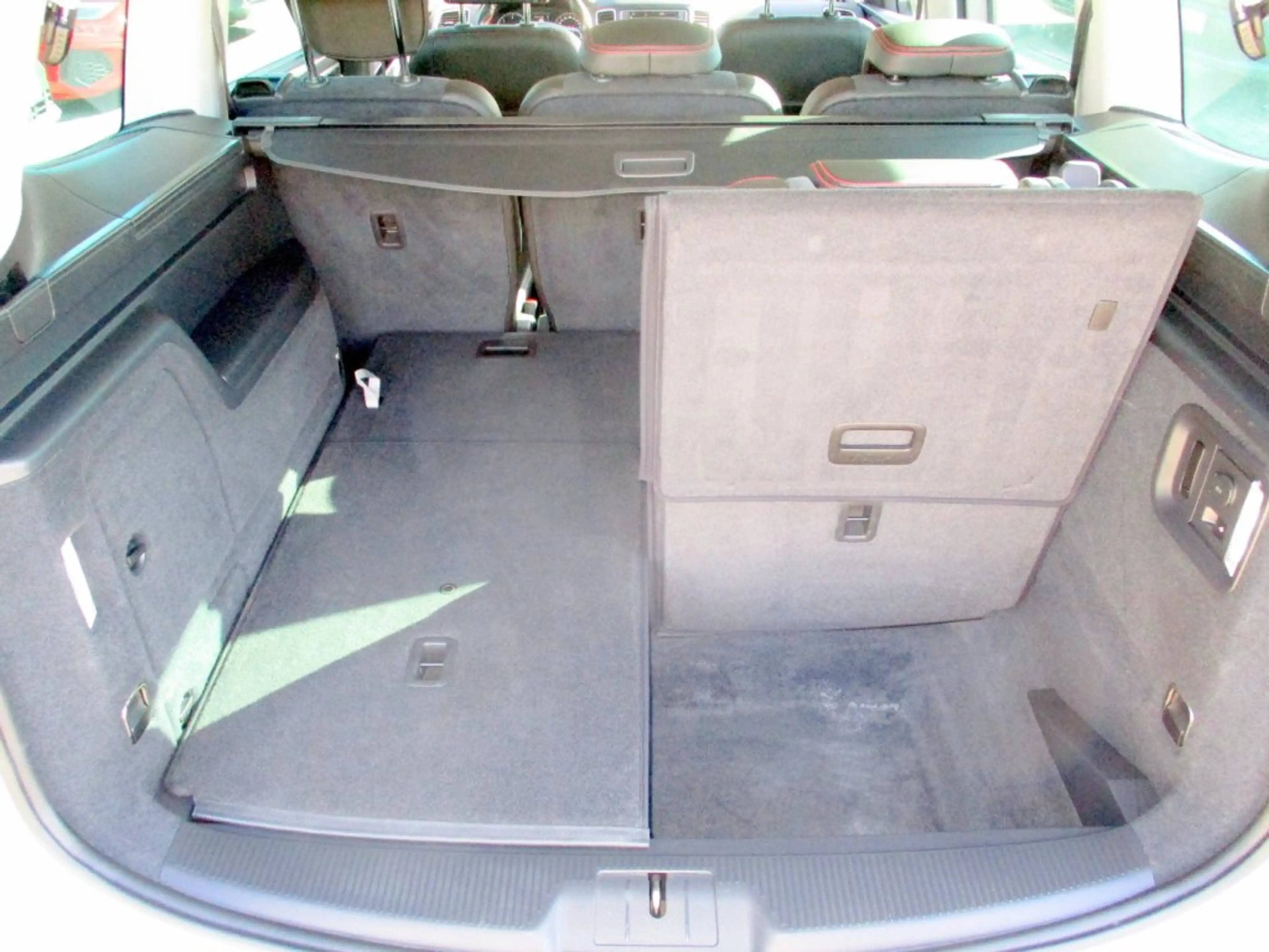 SEAT Alhambra TDI DSG 4WD 2,0 FR — photo 4