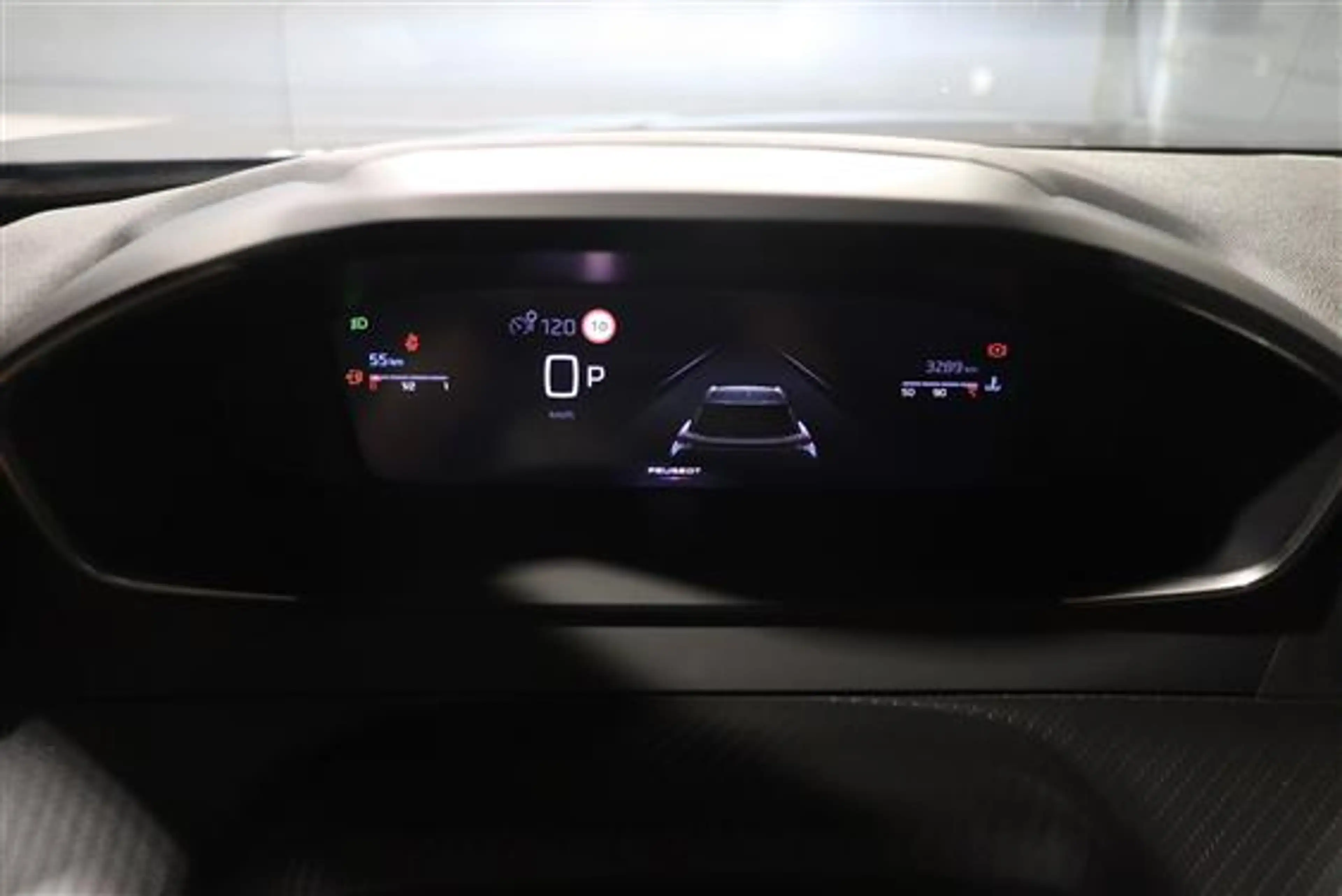 Peugeot 2008 1.2 T ALLURE automaat — photo 9