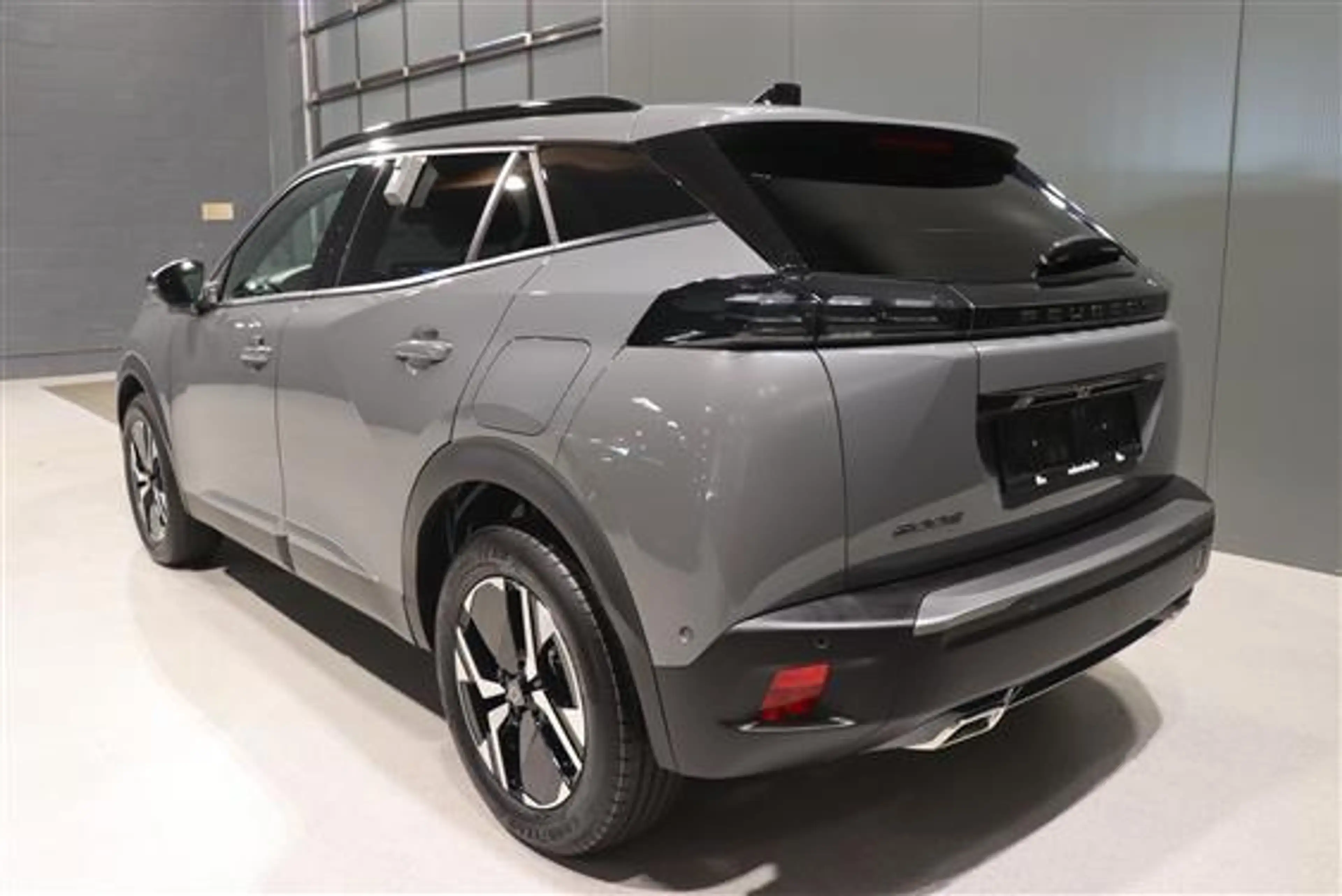 Peugeot 2008 1.2 T ALLURE automaat — photo 4