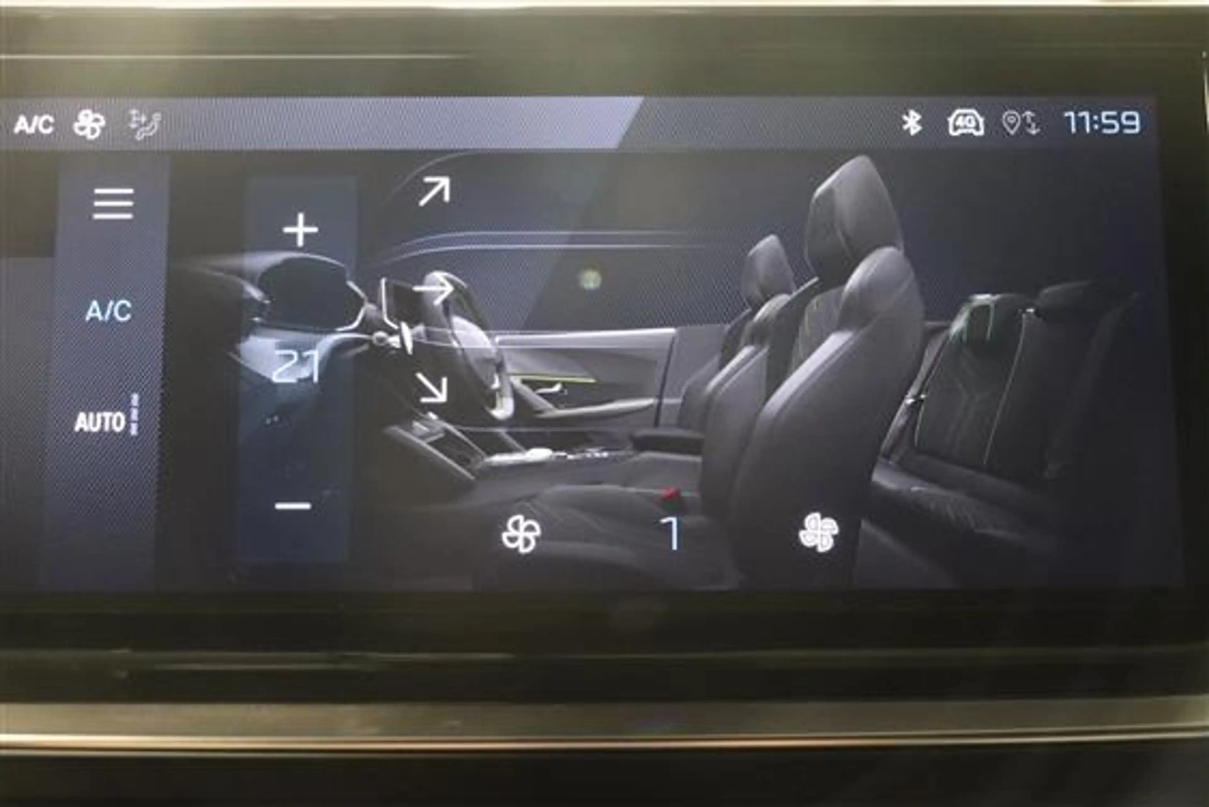 Peugeot 2008 1.2 T ALLURE automaat — photo 14