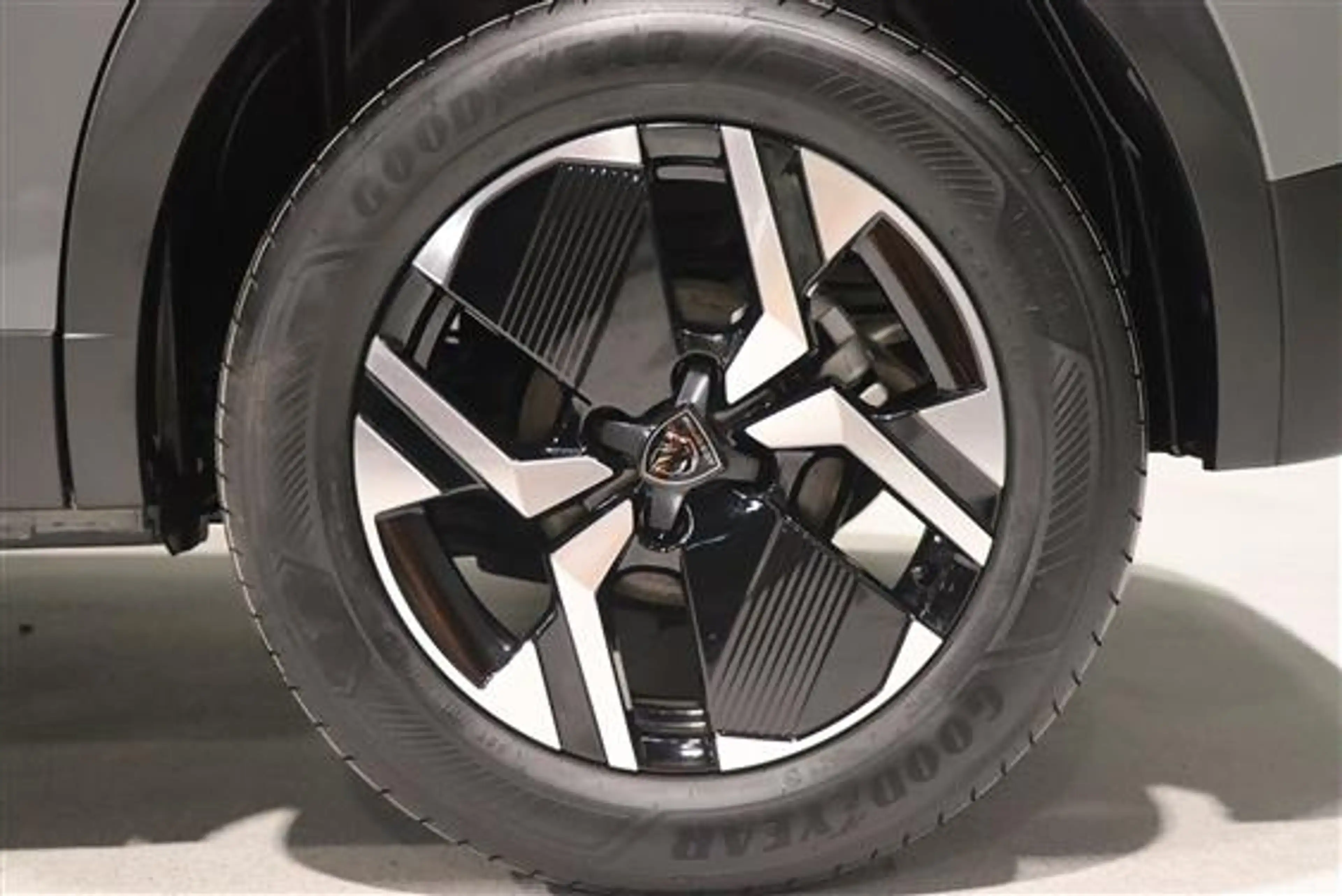 Peugeot 2008 1.2 T ALLURE automaat — photo 5