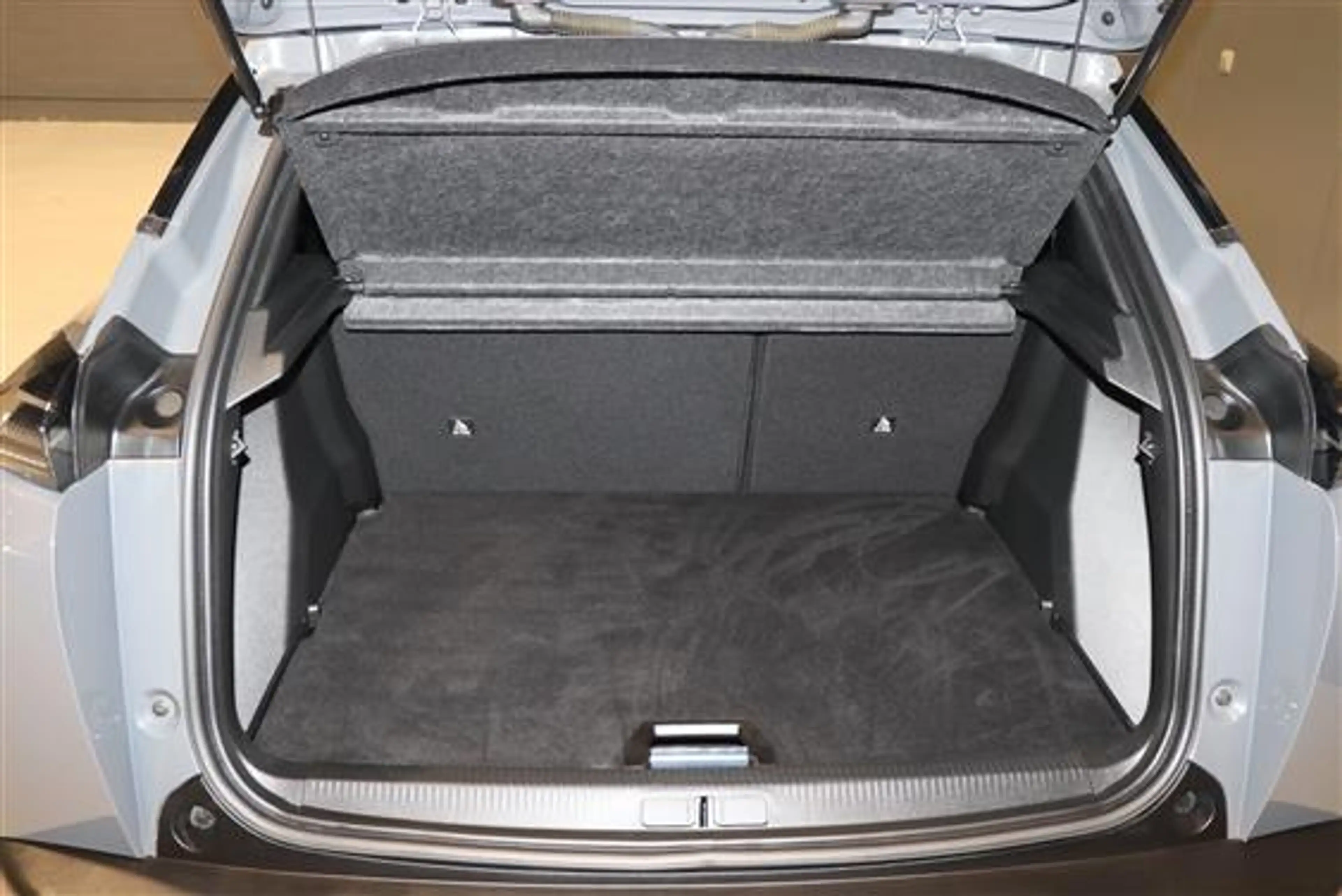 Peugeot 2008 1.2 T ALLURE automaat — photo 6