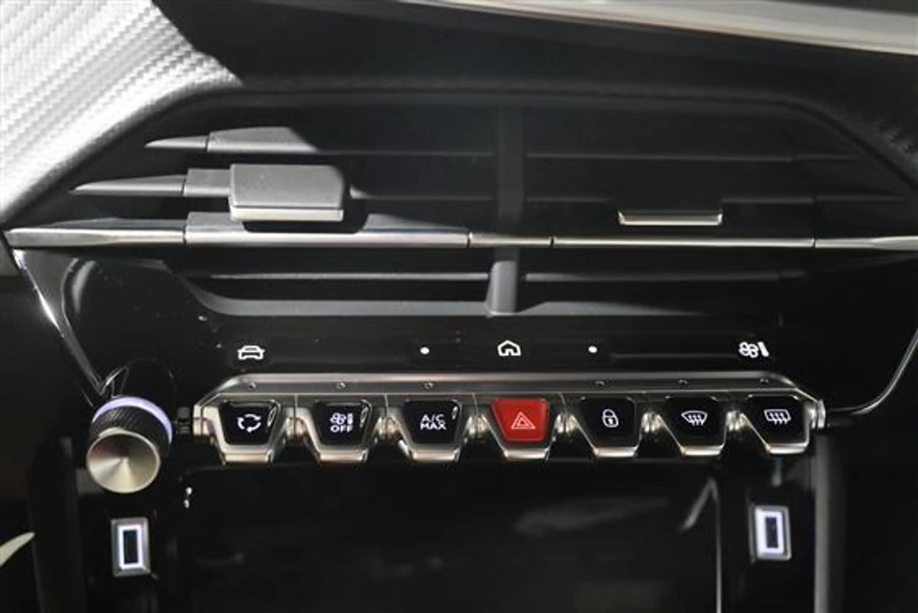 Peugeot 2008 1.2 T ALLURE automaat — photo 15