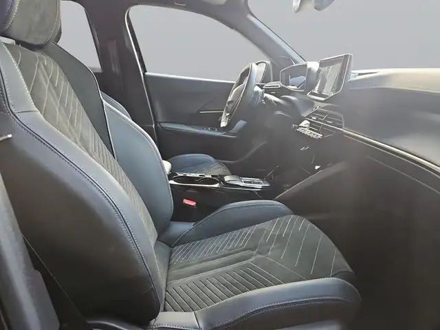 Peugeot 2008 view 12