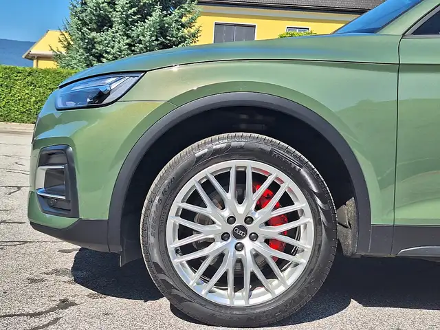Audi Q5 view 6