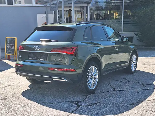 Audi Q5 view 8