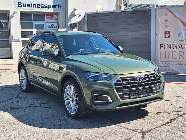 Audi Q5 view 2