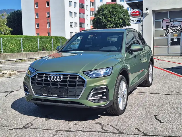 Audi Q5 view 4
