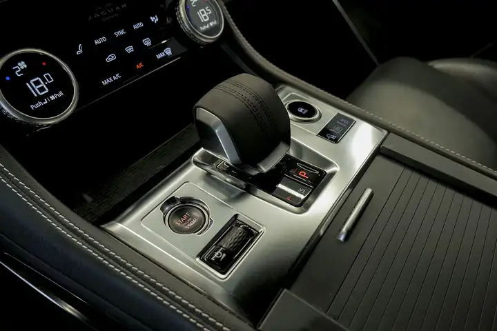 Jaguar F-Pace 2024, foto 37