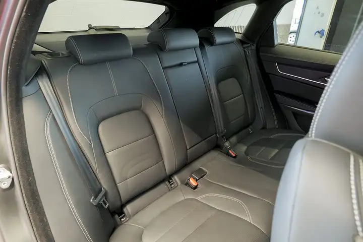 Jaguar F-Pace 2024, foto 17