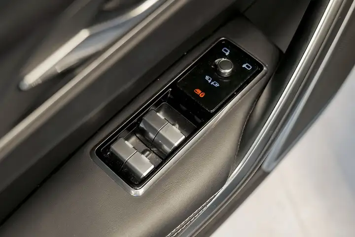 Jaguar F-Pace 2024, foto 21