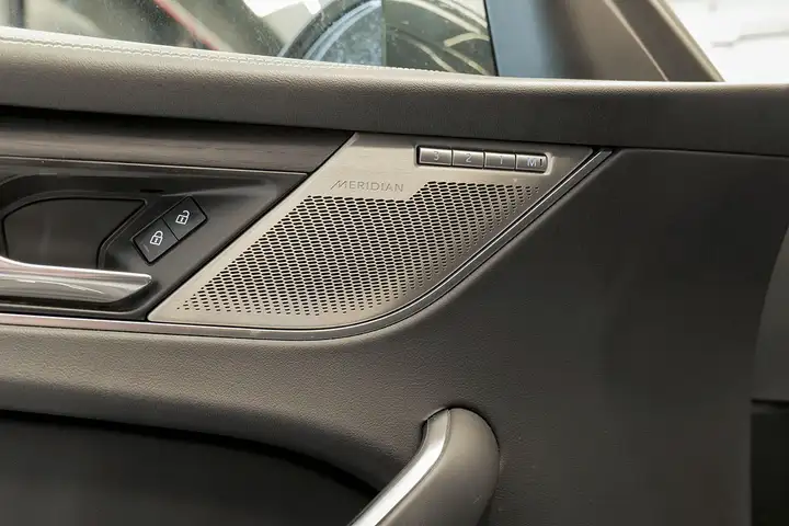 Jaguar F-Pace 2024, foto 24