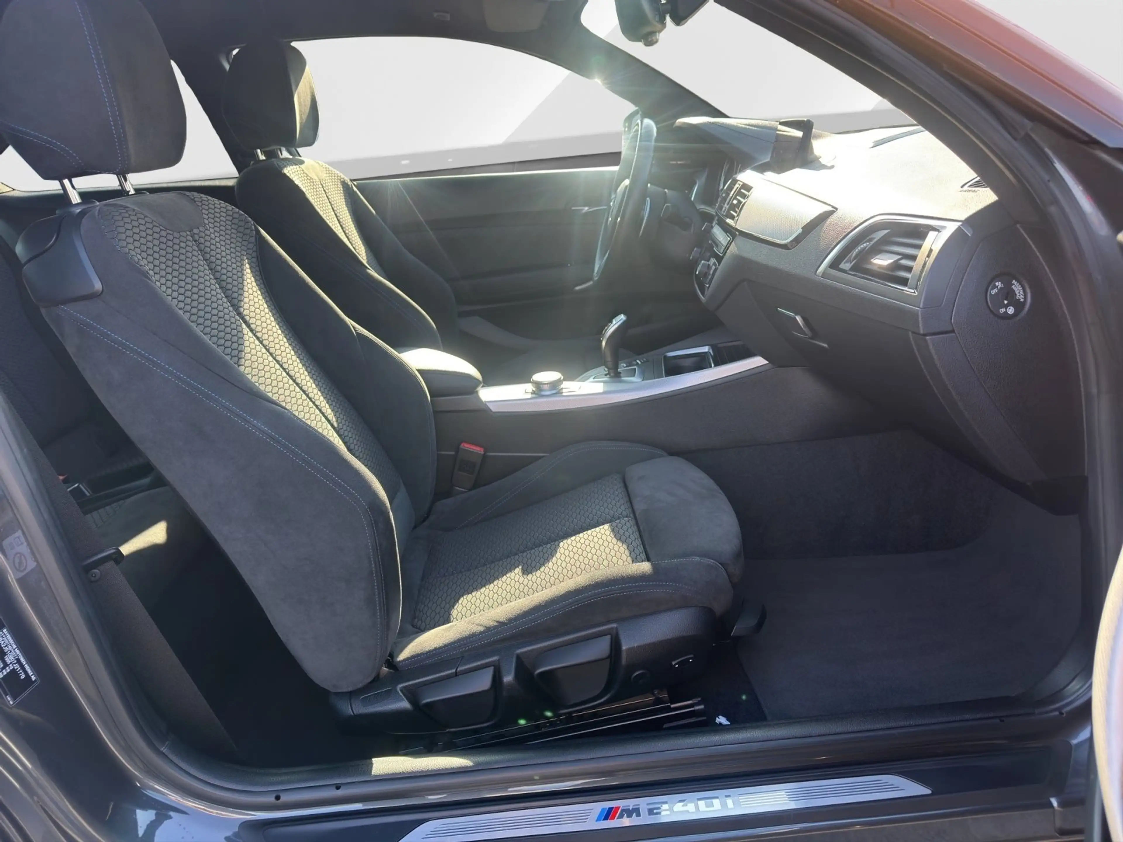 BMW M2 40i Coupé MSport Akrapovic | HarmanK.| Navi | DAB — photo 11