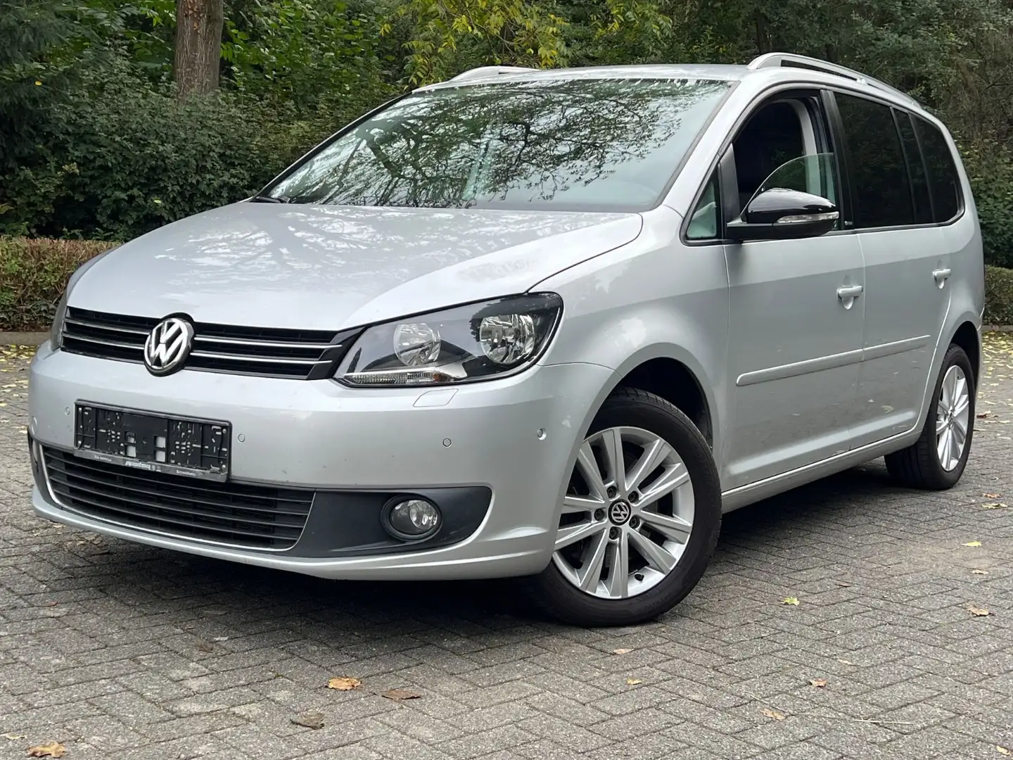 Volkswagen Touran Style BMT|7 SITZER|AHK| Silber - 2