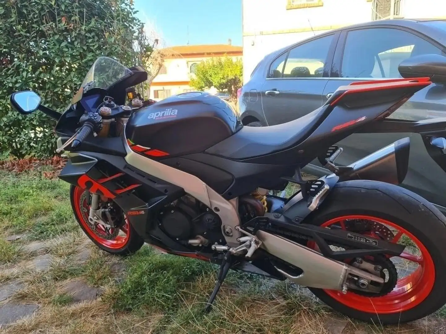 Aprilia RSV4 Nero - 2