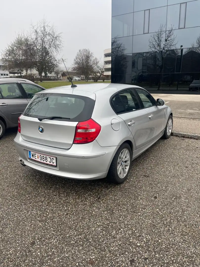 BMW 118 116i Silber - 1