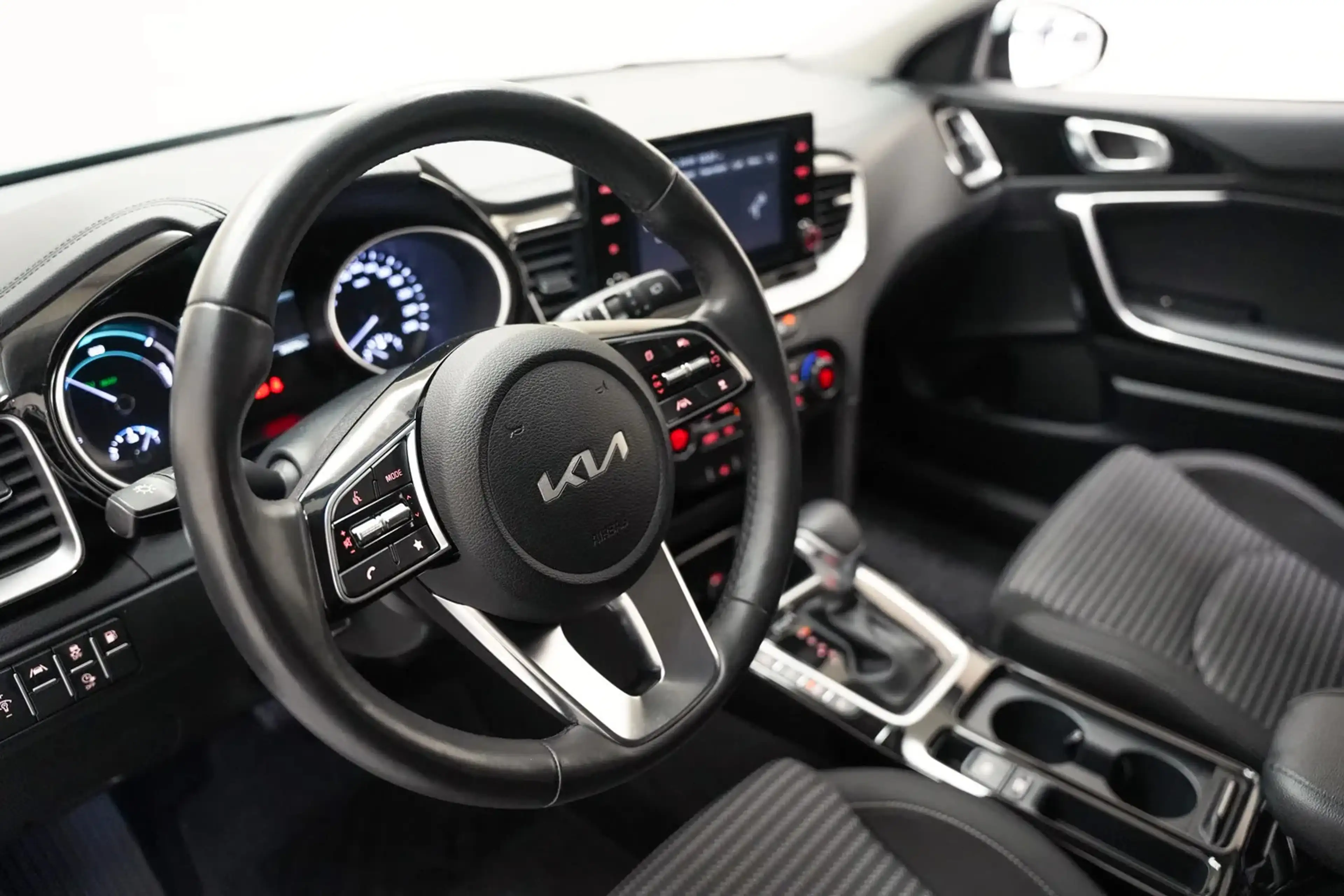 Kia Ceed SW / cee'd SW Sportswagon 1.6 GDI PHEV DynamicLine [ LED Android — photo 15