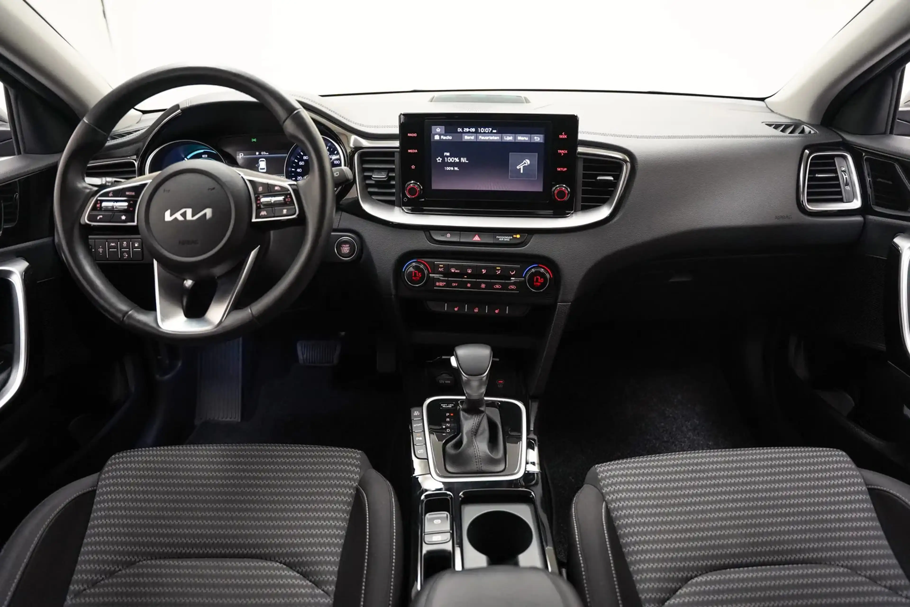 Kia Ceed SW / cee'd SW Sportswagon 1.6 GDI PHEV DynamicLine [ LED Android — photo 4