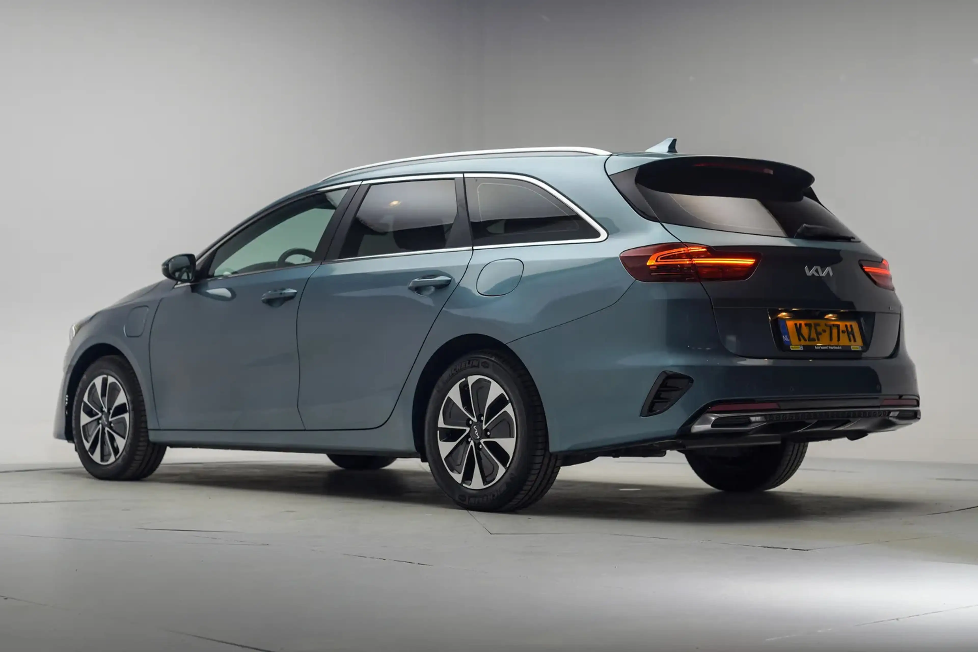 Kia Ceed SW / cee'd SW Sportswagon 1.6 GDI PHEV DynamicLine [ LED Android — photo 3