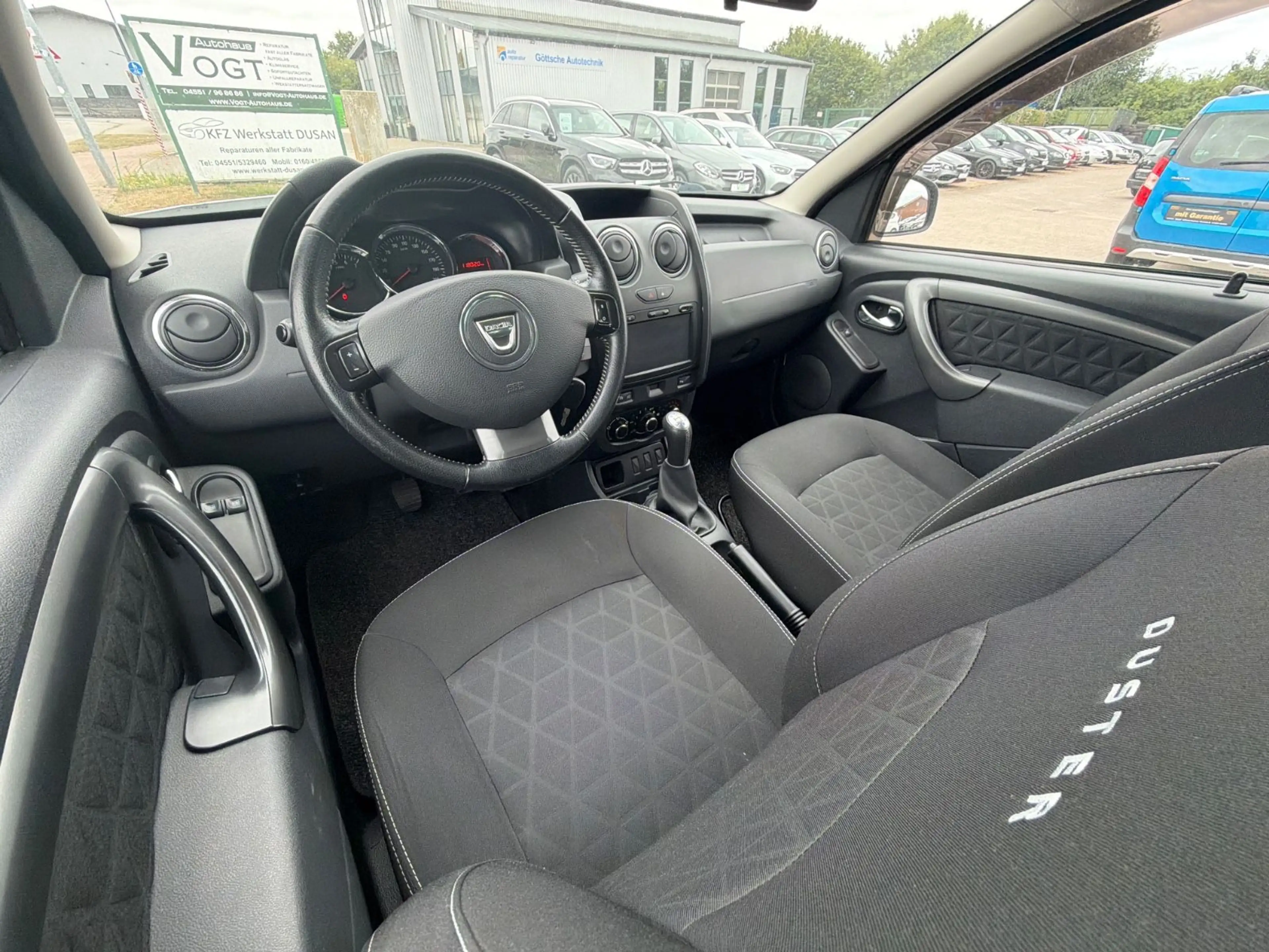 Dacia Duster I Laureate 4x2 — photo 9