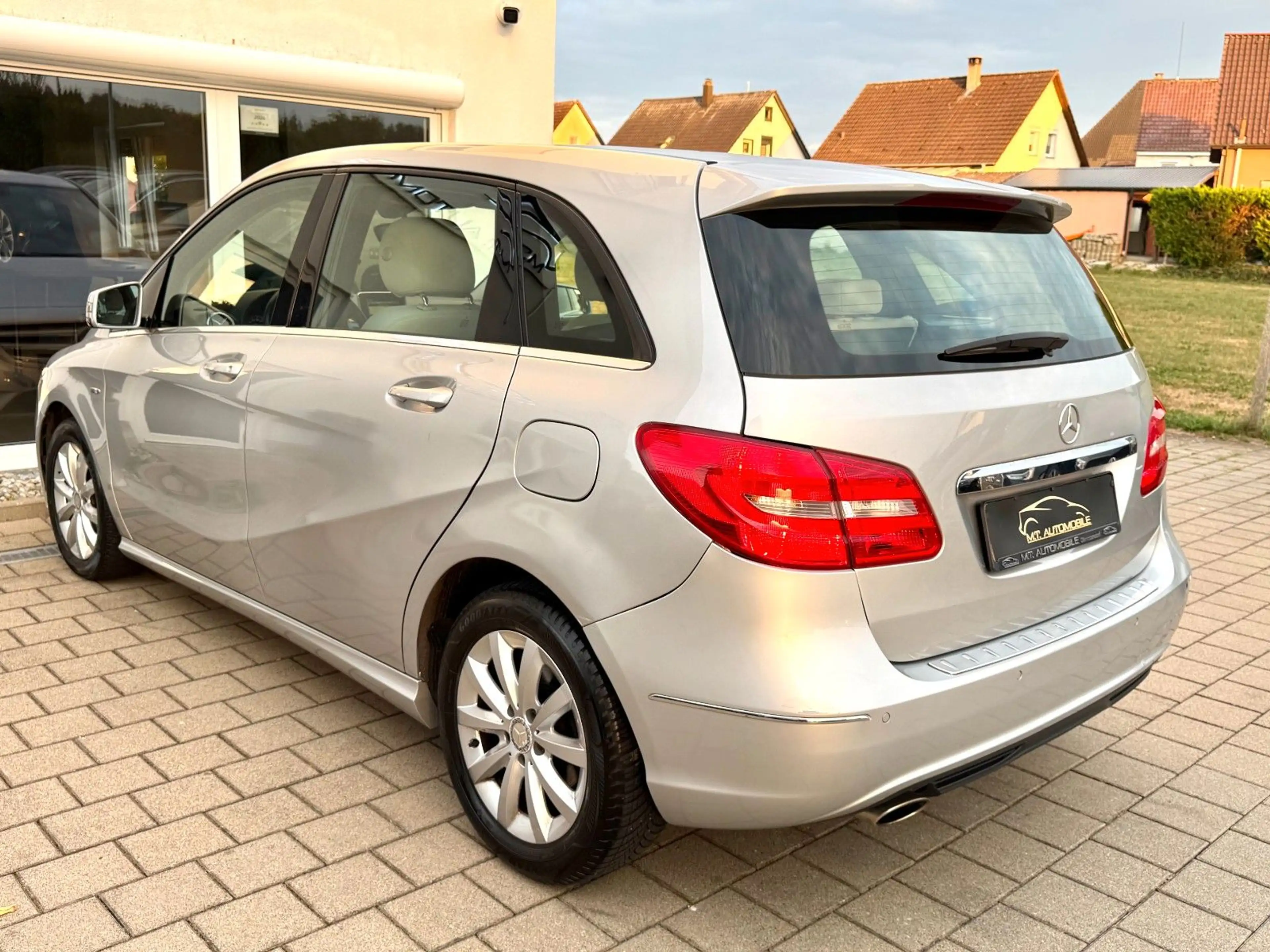 Mercedes-Benz B 200 STYLE*KLIMA*PDC*TEMPOMAT* — photo 18