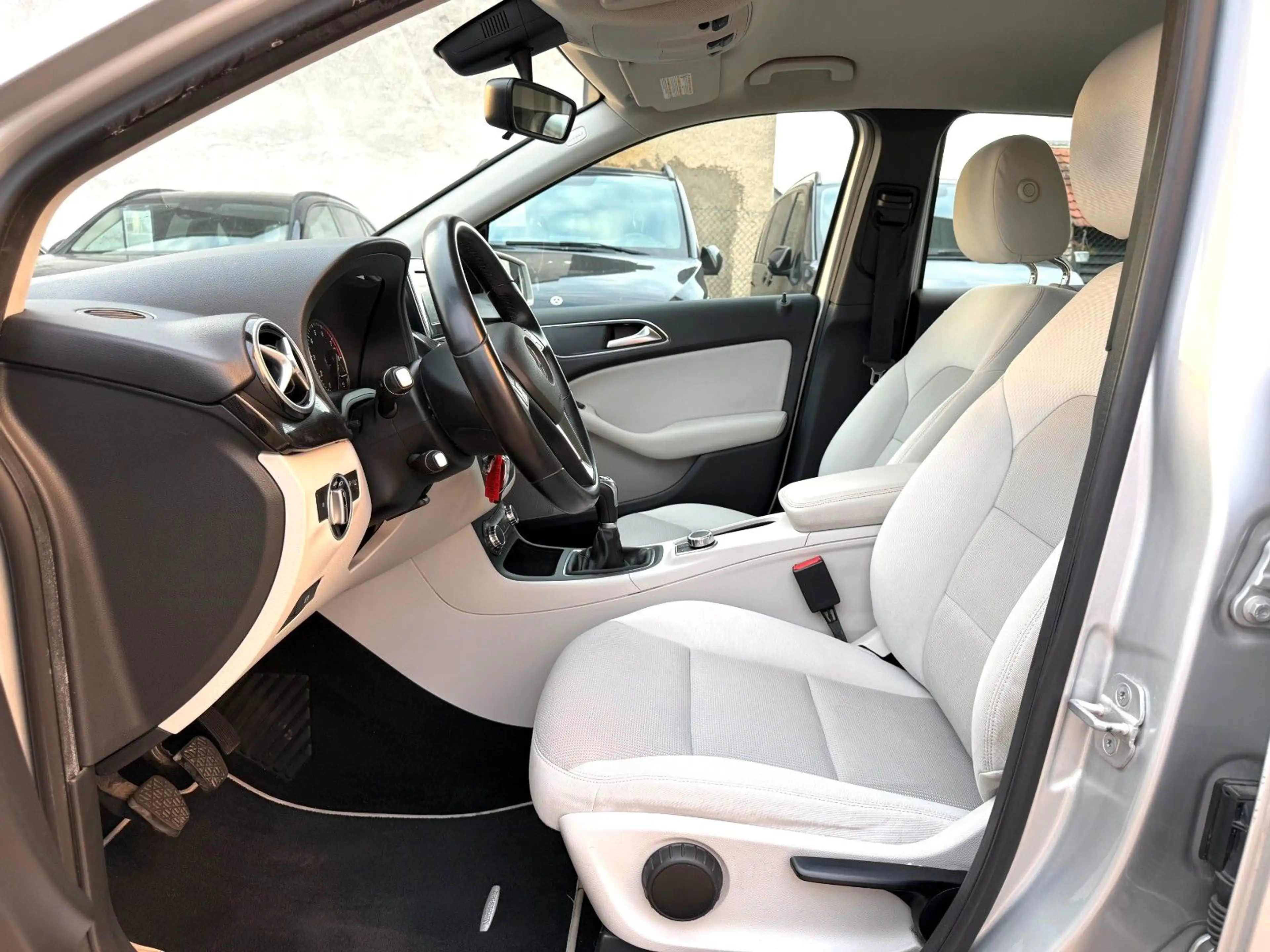 Mercedes-Benz B 200 STYLE*KLIMA*PDC*TEMPOMAT* — photo 5