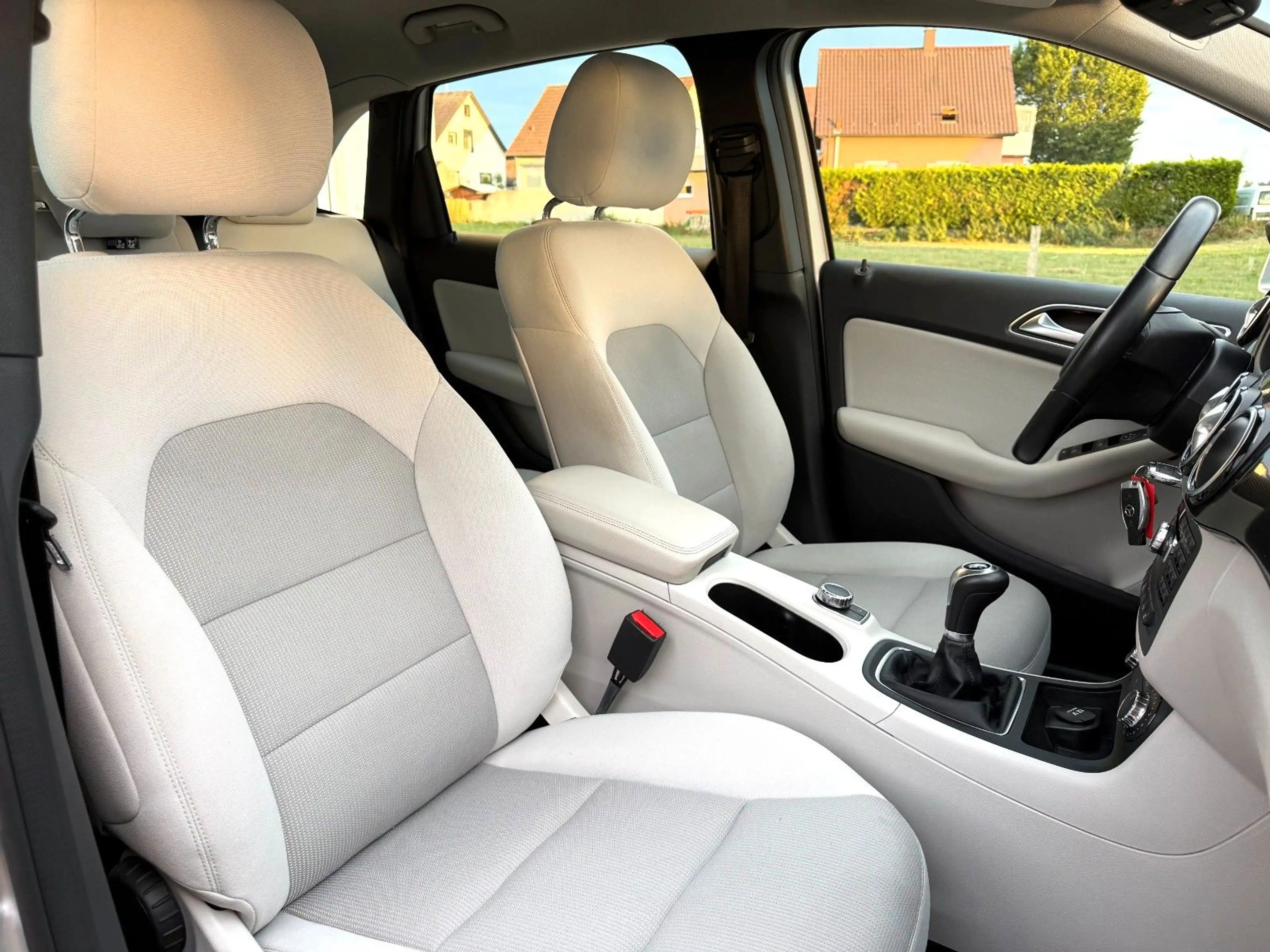Mercedes-Benz B 200 STYLE*KLIMA*PDC*TEMPOMAT* — photo 7