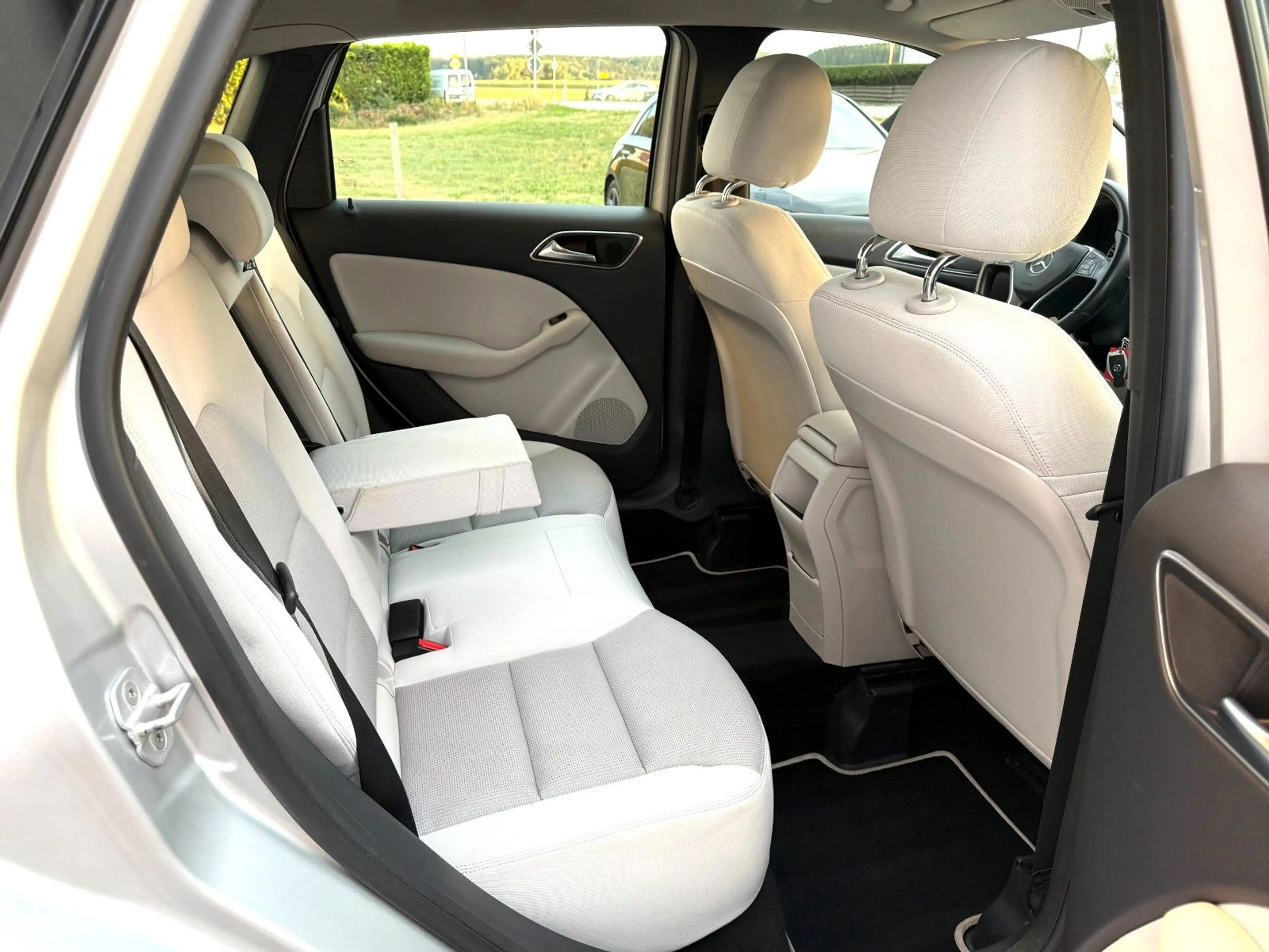 Mercedes-Benz B 200 STYLE*KLIMA*PDC*TEMPOMAT* — photo 16