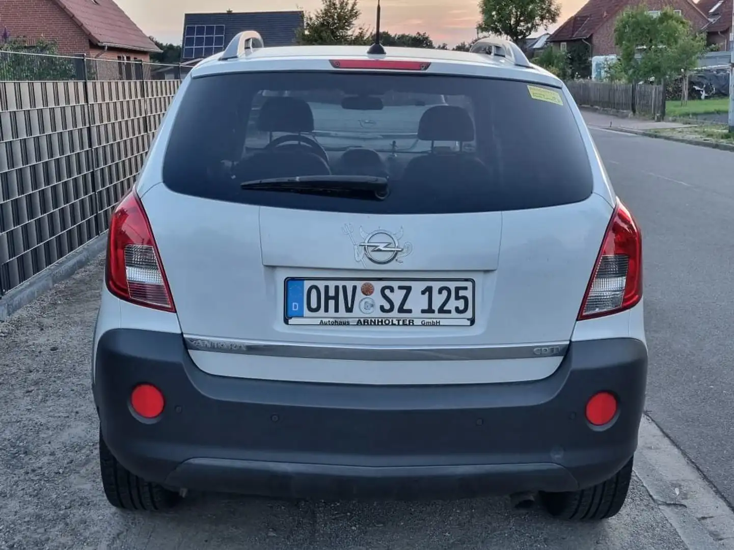 Opel Antara Neues Modell, 2.0 Liter, 8 Fach bereift Weiß - 2