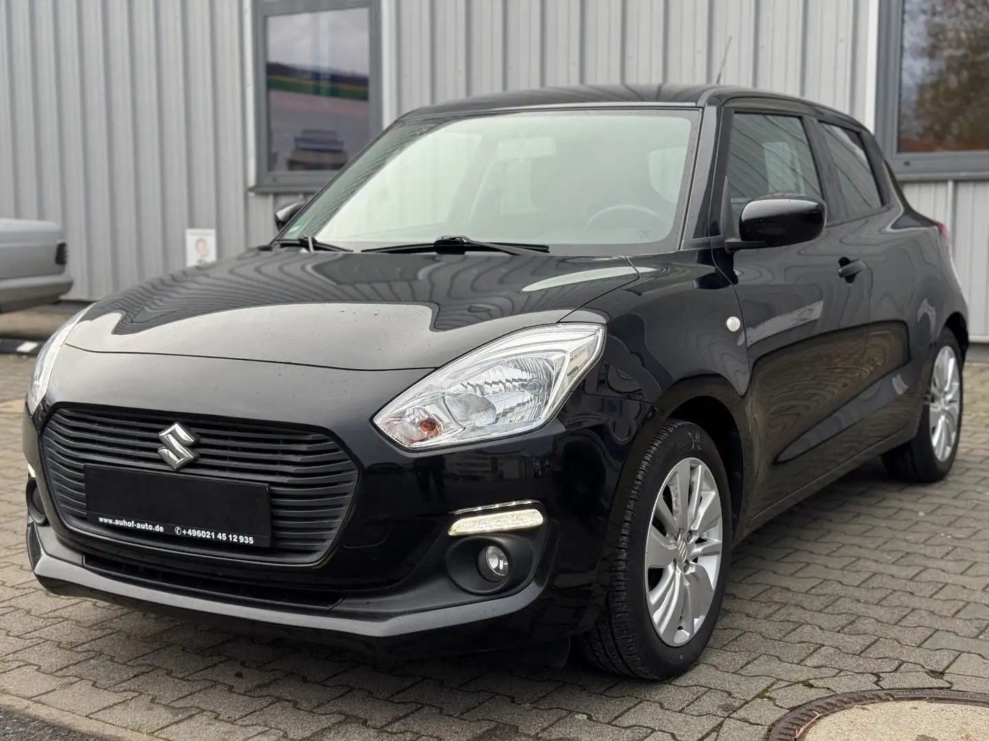 Suzuki Swift 1.2 Comfort Kamera Carplay Alu Navi Schwarz - 2