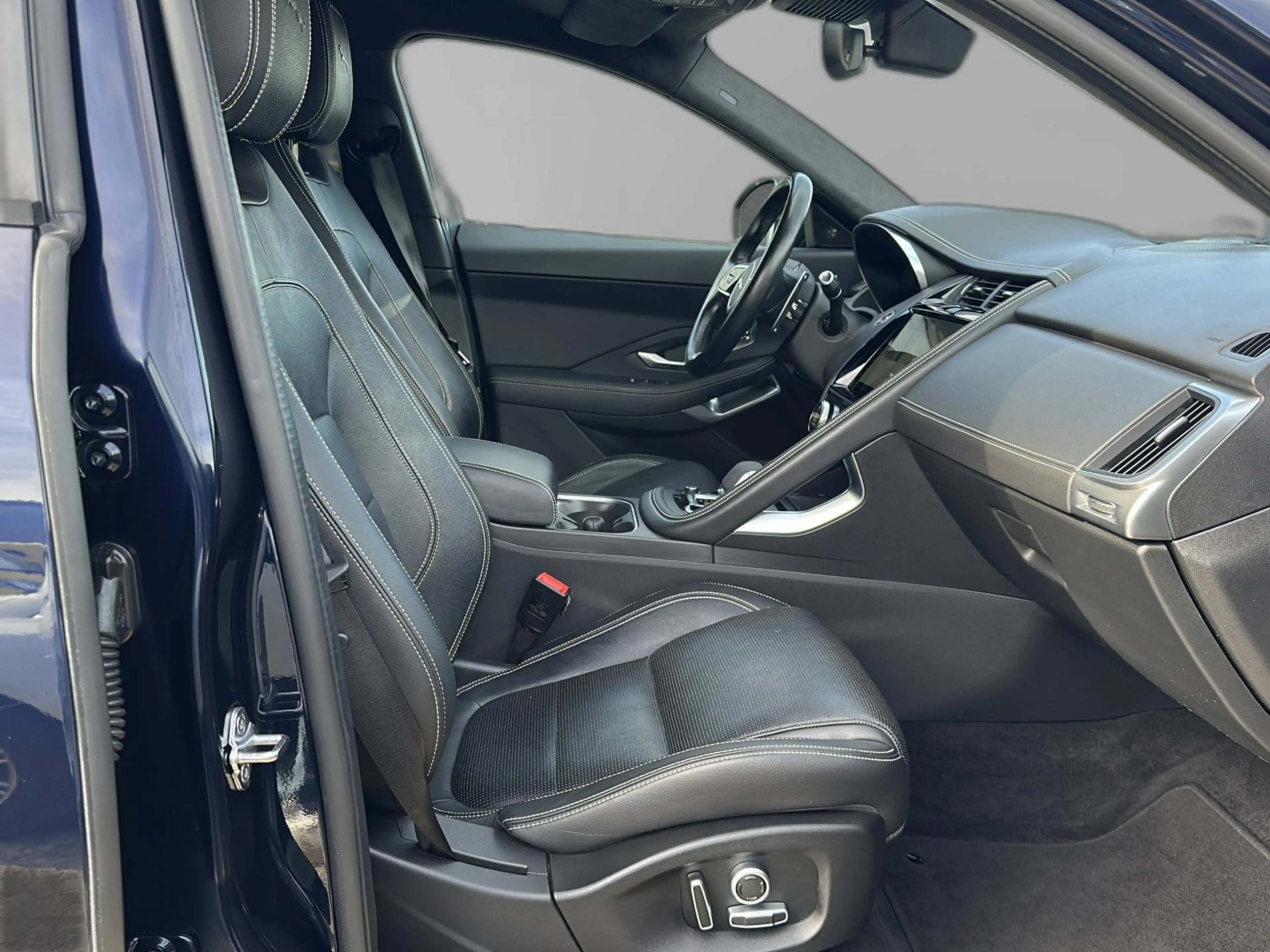 Jaguar E-Pace *R-Dynamic*AWD*360Kam*Black*Leder*AHK*AlcanHimmel* — photo 10
