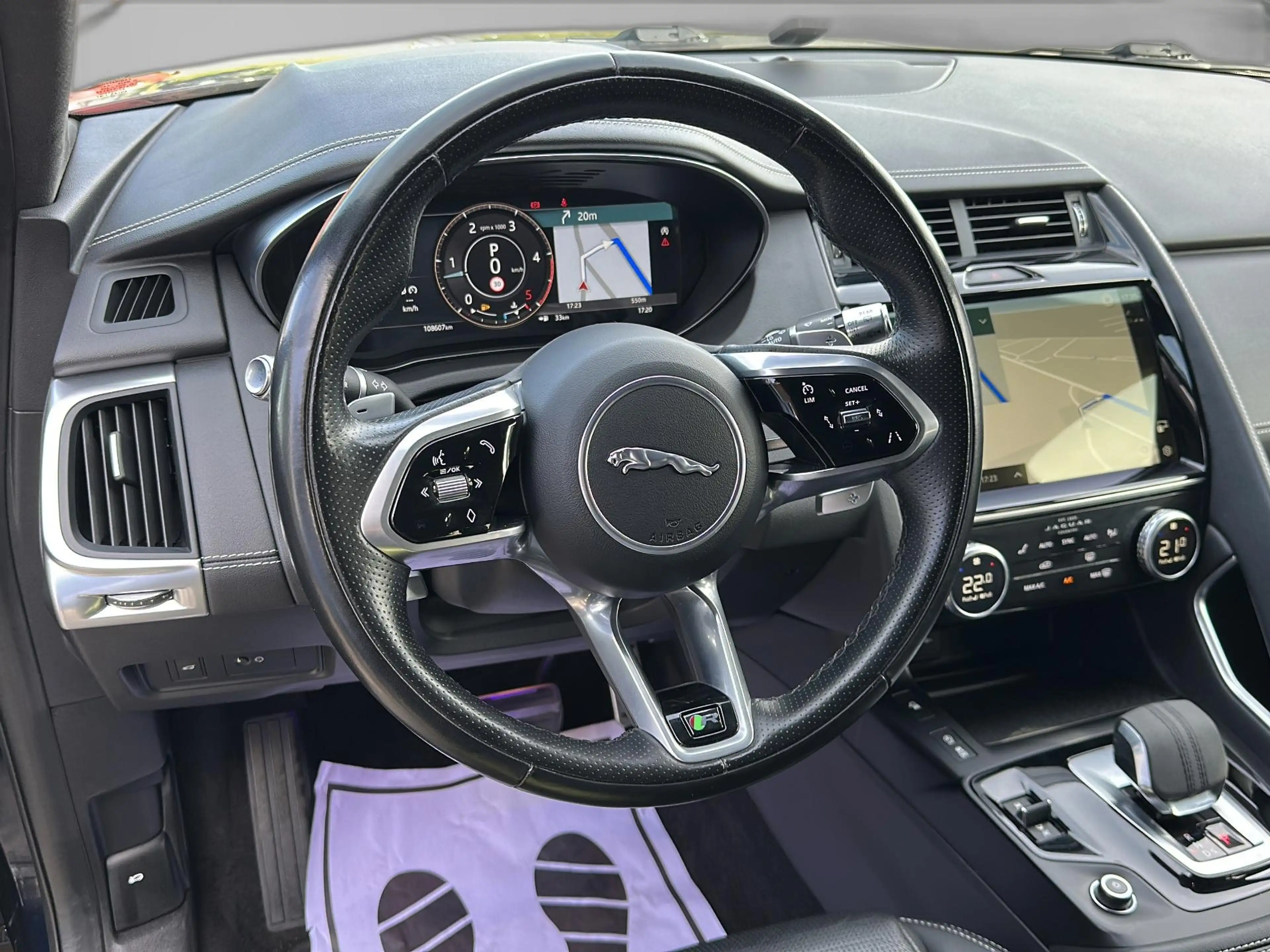 Jaguar E-Pace *R-Dynamic*AWD*360Kam*Black*Leder*AHK*AlcanHimmel* — photo 11