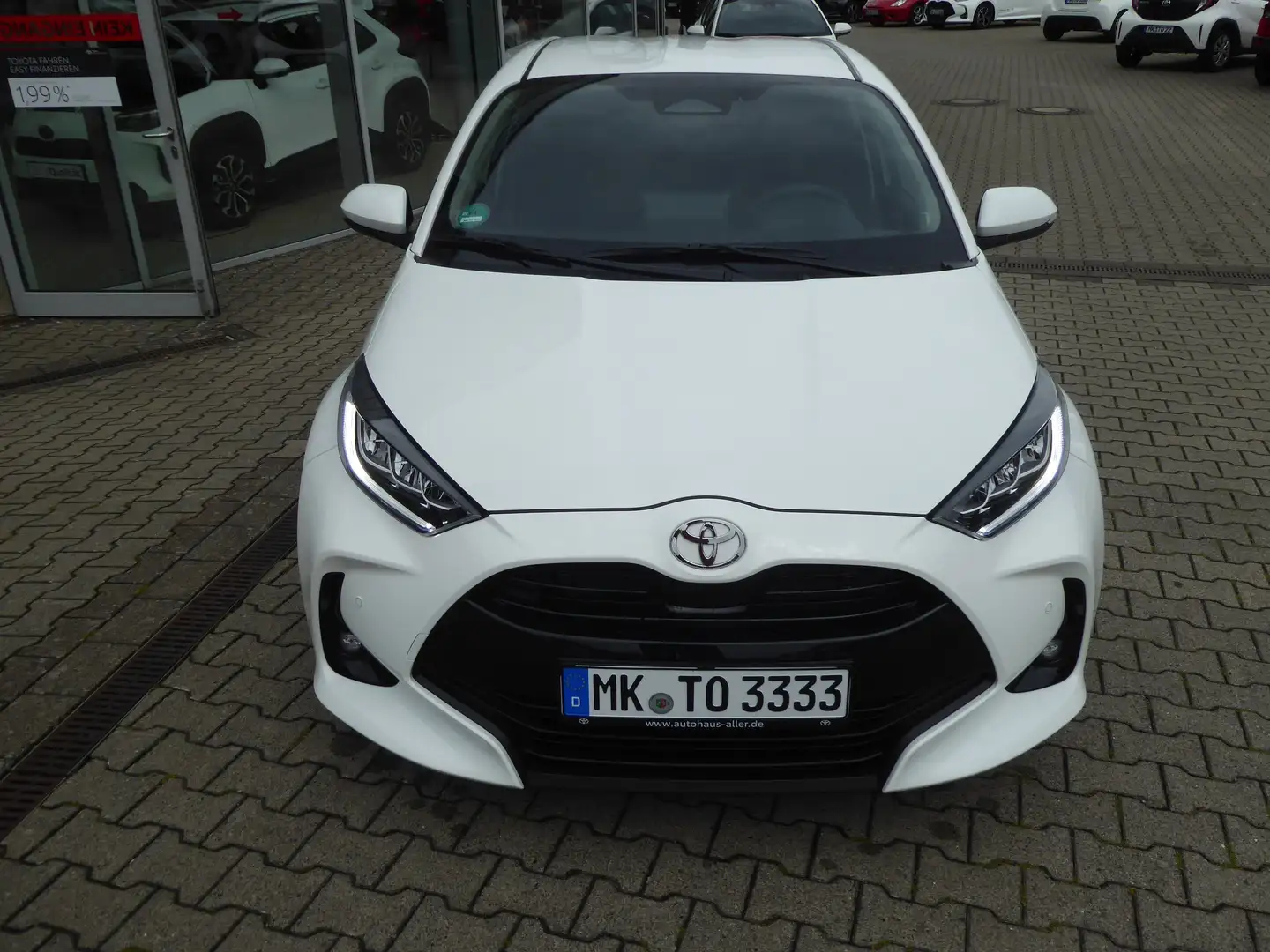Toyota Yaris 1.5H Teamplayer + Comfort und Safety-Paket Blanco - 2