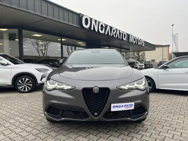 Alfa Romeo Stelvio view 2