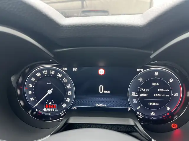 Alfa Romeo Stelvio view 13